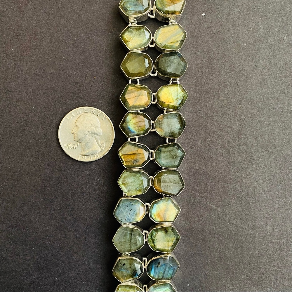 Labradorite Bracelet - Picture 4 of 7